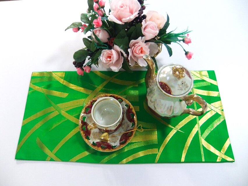 16)2291】26×54cm/テーブルセンター・敷物/水草文様・和風・帯リメイク