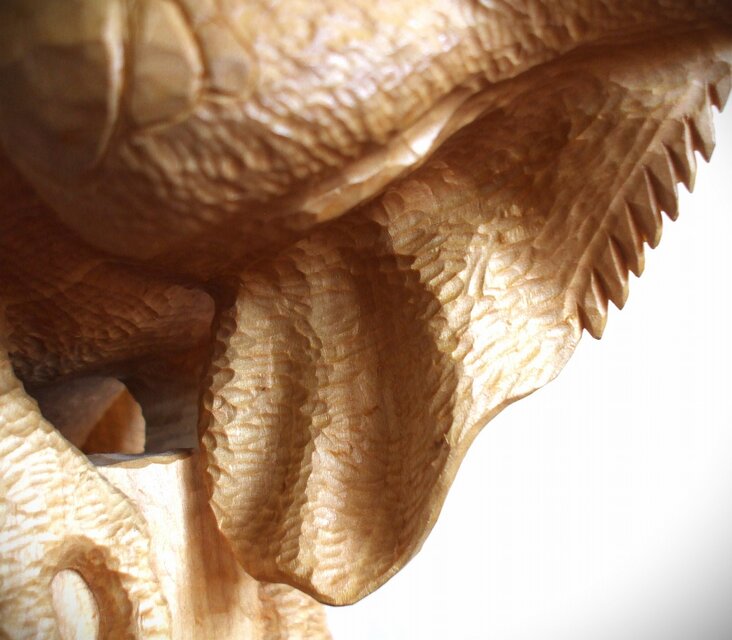 ☆グリーンイグアナの木彫り置物☆ | iichi 日々の暮らしを心地よく