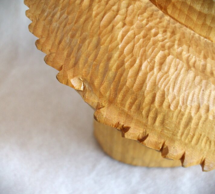 ☆グリーンイグアナの木彫り置物☆ | iichi 日々の暮らしを心地よく