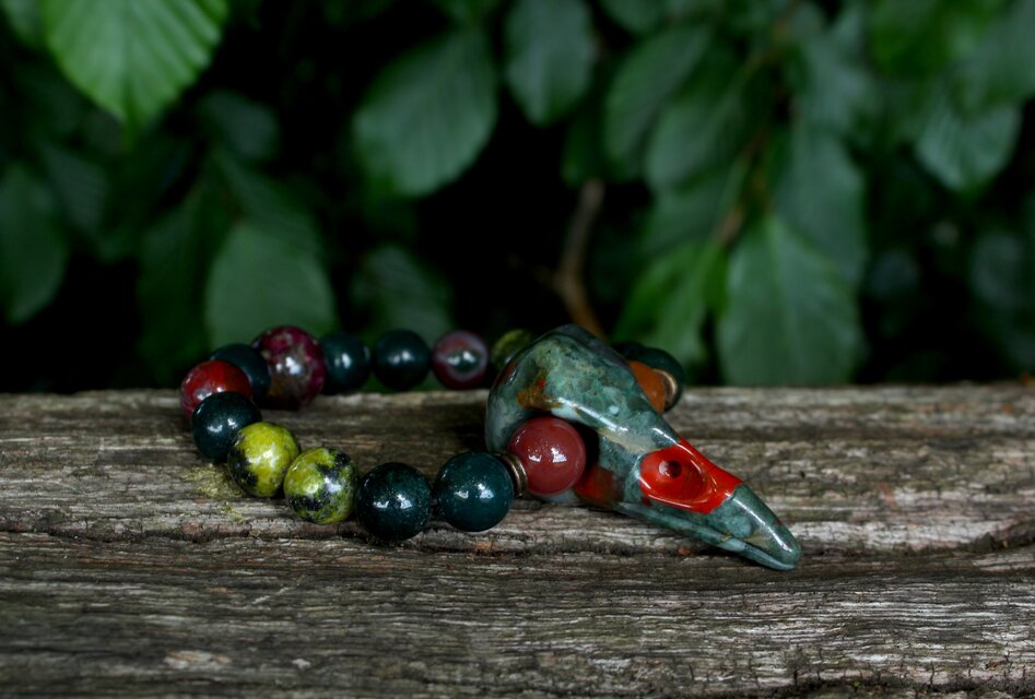 ブラッドストーン　レイブンスカル　強力な癒し、平和と慈愛、感情のバランス