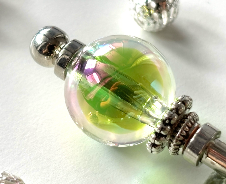 かんざし　鬼灯の様な黄緑とクリアの２トーンカラービーズ　一本挿し　一本簪　涼しげ　夏　ホオズキ　ほおずき