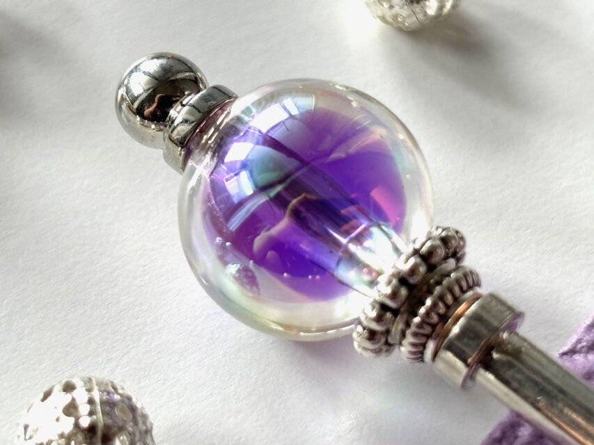 かんざし　鬼灯の様な紫とクリアの２トーンカラービーズ　一本挿し　一本簪　涼しげ　夏　ホオズキ　ほおずき