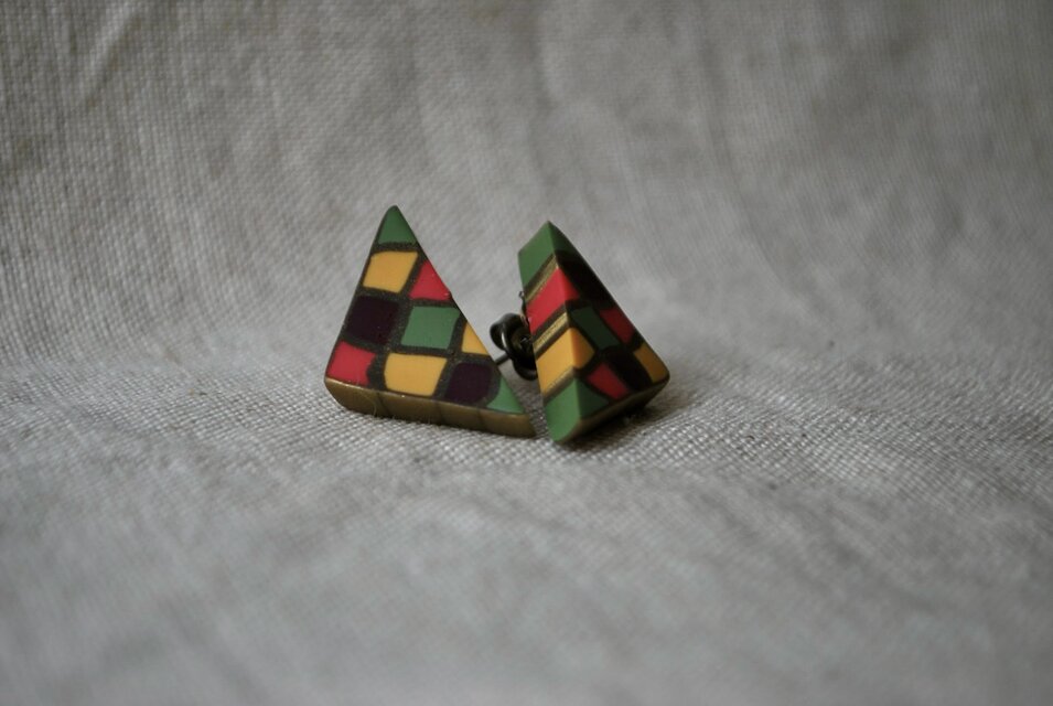 三角モザイクピアス　pink green yellow