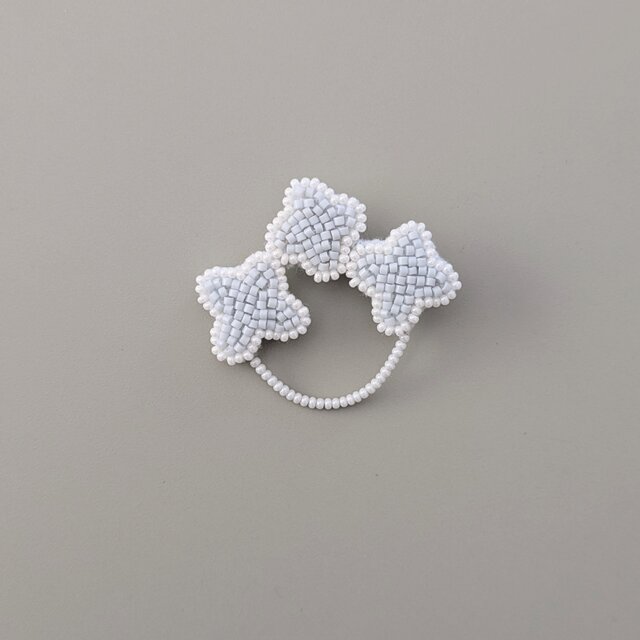 monolog 花のワルツブローチ LIGHT GRAY