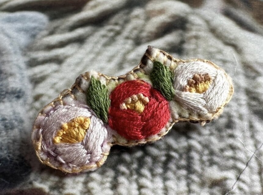 *Always*プチ椿ちゃんトリオブローチ