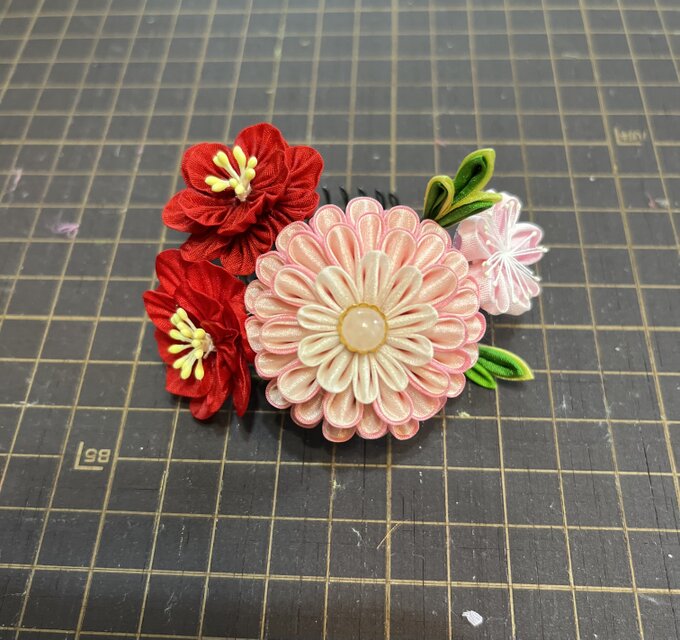 受注制作 つまみ細工七五三髪飾り 「初花こよみ」 | iichi 日々の