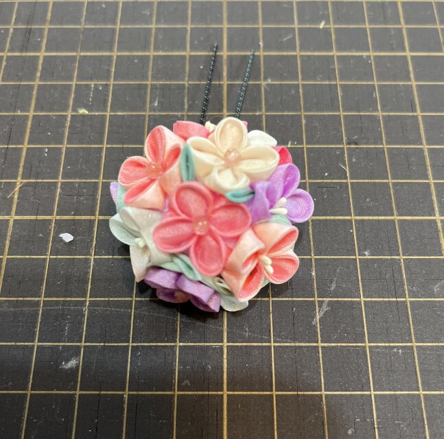 受注制作 つまみ細工七五三髪飾り 「初花こよみ」 | iichi 日々の