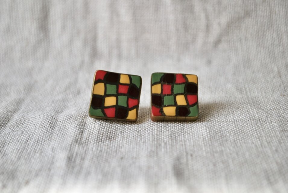 四角モザイクピアス　pink green yellow