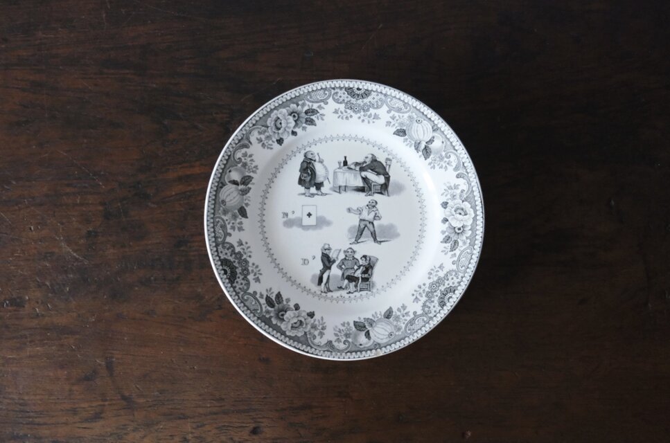 フランスアンティーク　Choisy-le-Roi グリザイユ　お皿2枚セット Choisy le roi なぞなぞ グリザイユ 平皿 φ20.8cm フランス