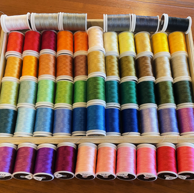刺繍缶バッチ セミオーダーC | iichi 日々の暮らしを心地よく