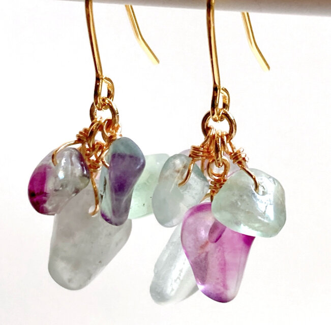 天然石フローライトのボリュームデザインピアス/イヤリング | iichi