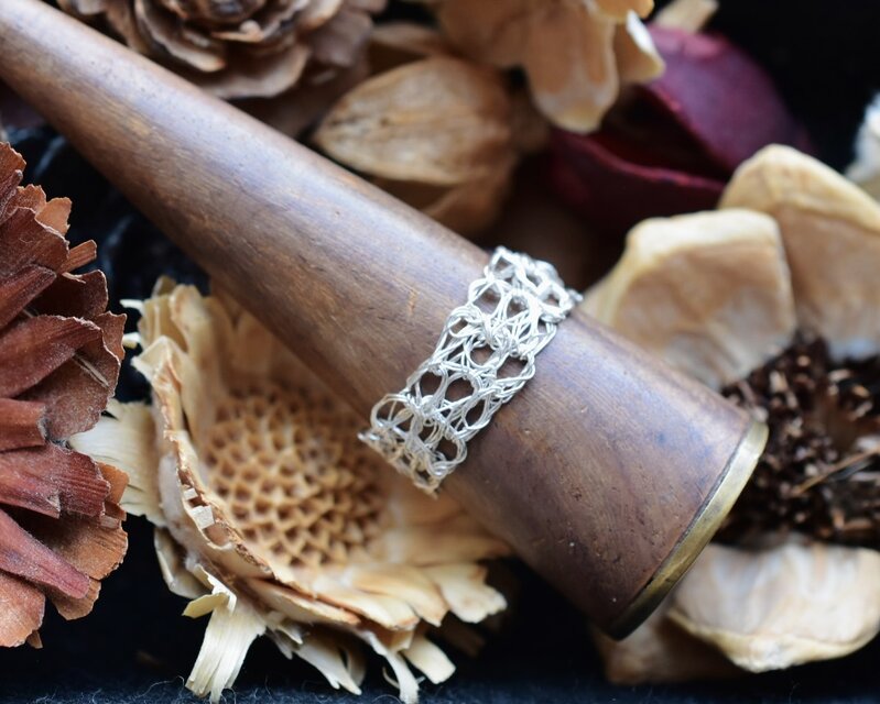 シルバー リング　ハンドメイド シルバーリング 指輪 メンズ シンプル 打ち出し ハンドメイド柄