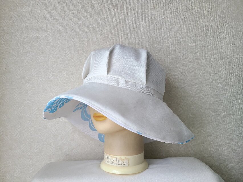 魅せる帽子☆【受注製作】急な雨にも安心♪超撥水加工のキャプリーヌ～ホワイト&ボタニカル