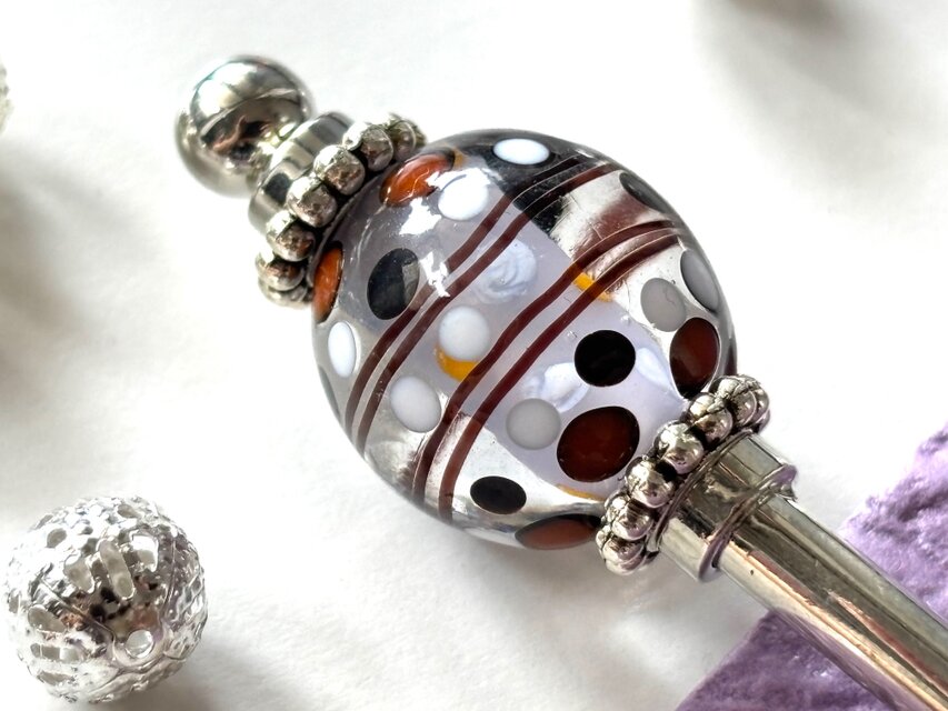 かんざし　紫の水玉とストライプ模様のとんぼ玉　一本挿し　一本簪　涼しげ　夏　ドット　パープル