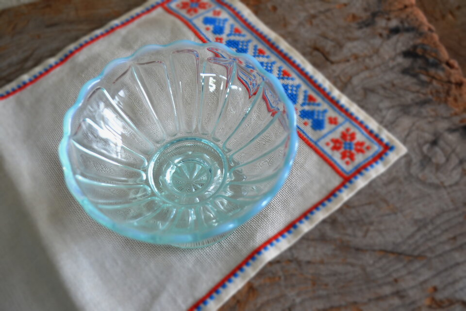 プレスガラス水色氷カップ 2個 昭和レトロ | iichi 日々の暮らしを