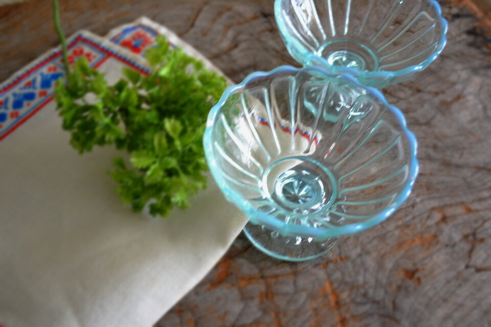プレスガラス水色氷カップ 2個 昭和レトロ | iichi 日々の暮らしを
