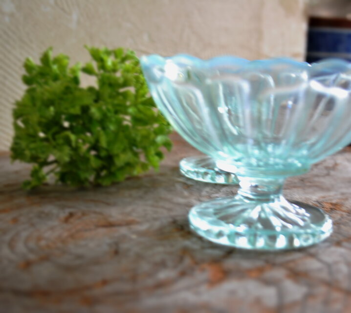 プレスガラス水色氷カップ 2個 昭和レトロ | iichi 日々の暮らしを