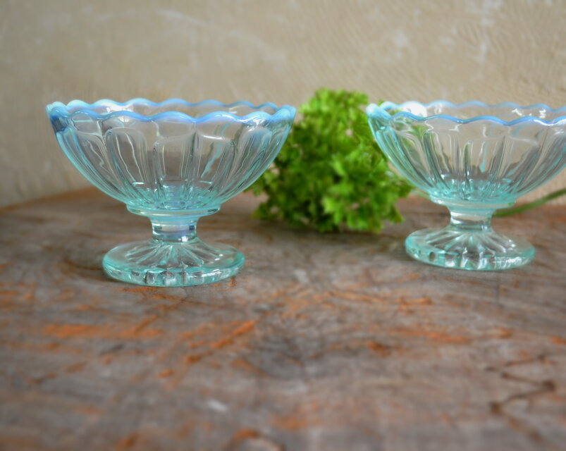 プレスガラス水色氷カップ 2個 昭和レトロ | iichi 日々の暮らしを