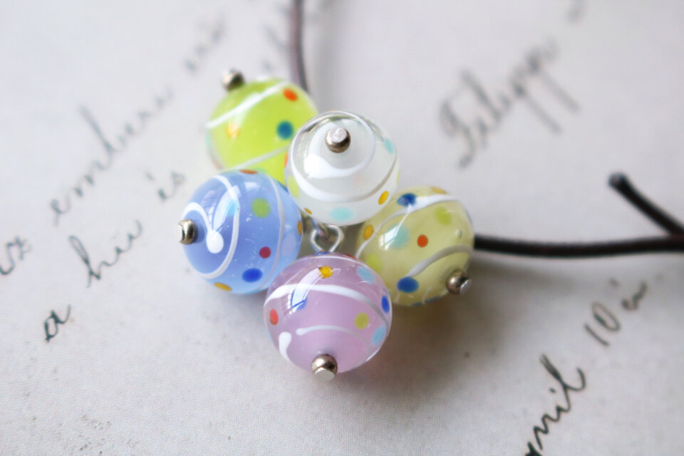 ヨーヨーのとんぼ玉ガラスペンダント