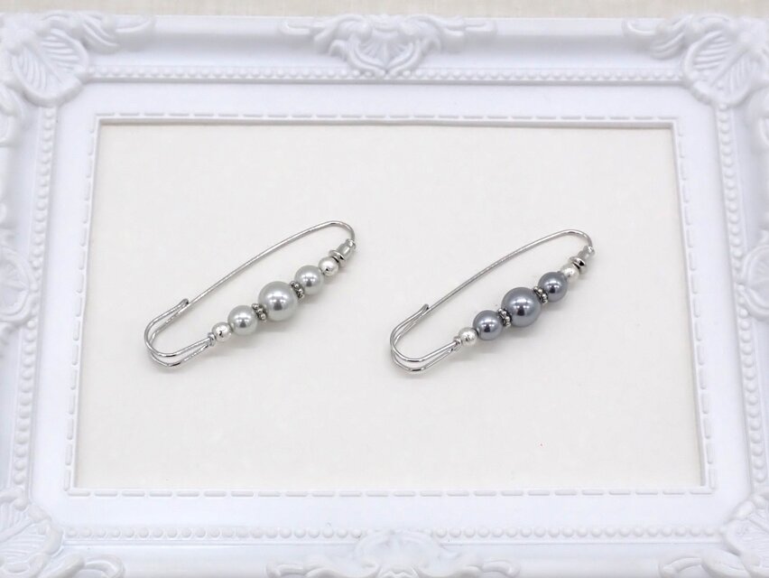 《２色から選べる》グレーパールブローチ