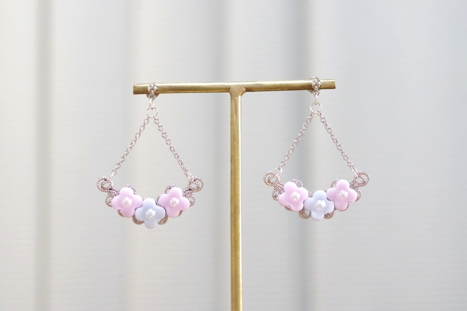 【受注製作】クレイアート　紫陽花のピアス〈ブランコは揺れる〉