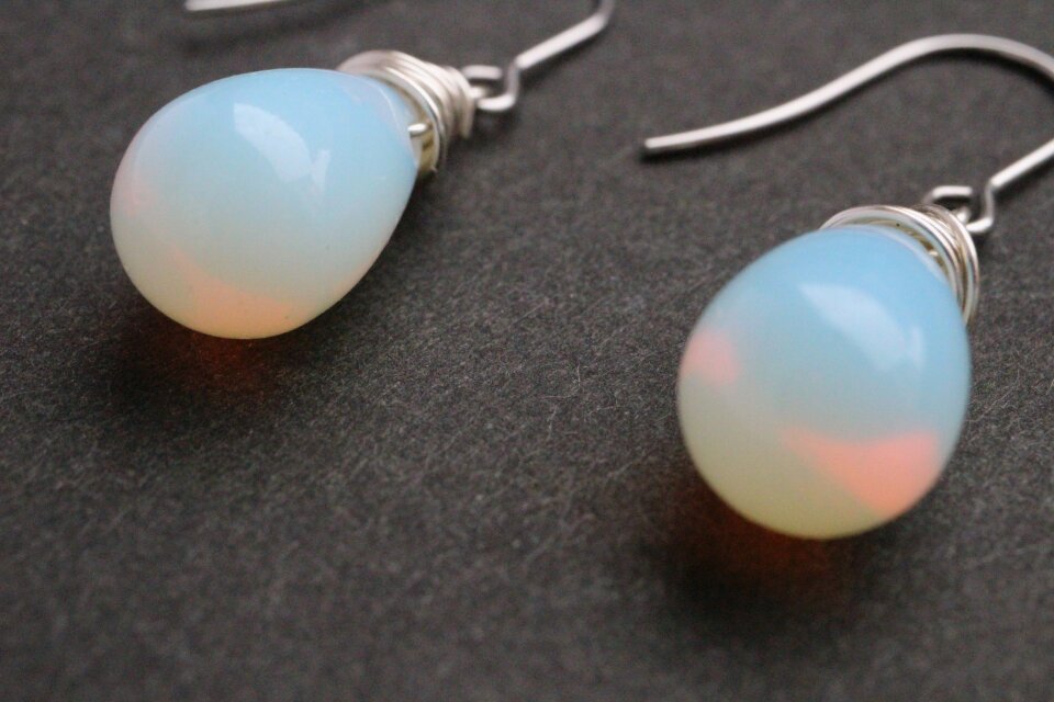 大粒シンセティックオパール ピアス／イヤリング | iichi 日々の暮らし