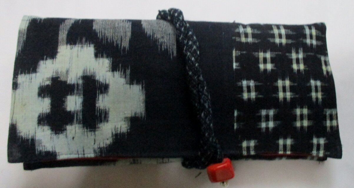 ８２６０　絣の着物で作った和風財布・ポーチ＃送料無料