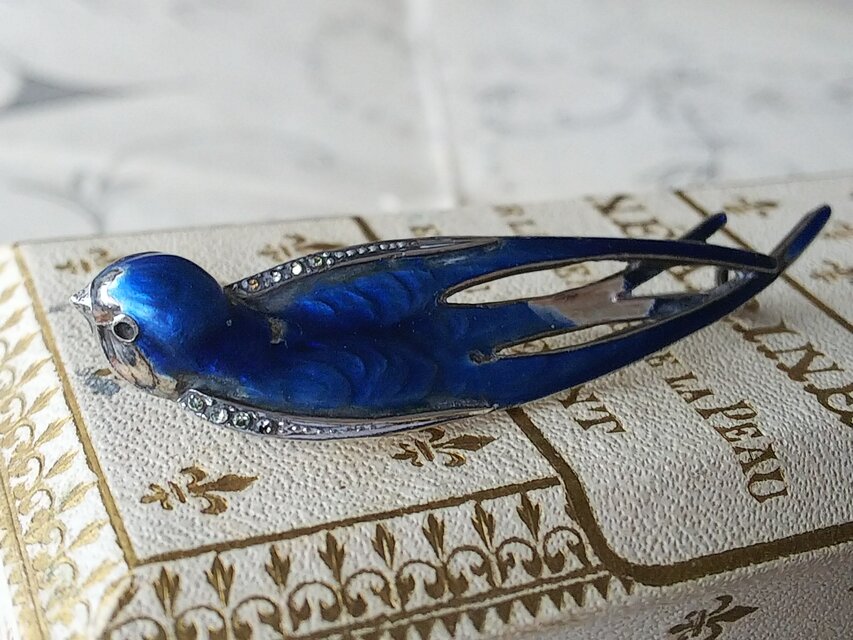 アンティークツバメのブローチ アンティーク15金ツバメブローチ