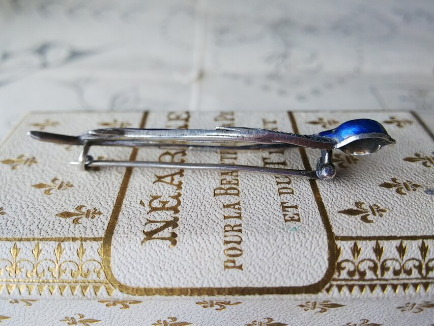 フランスアンティーク Blueエナメル／ペースト／ツバメのブローチ（65