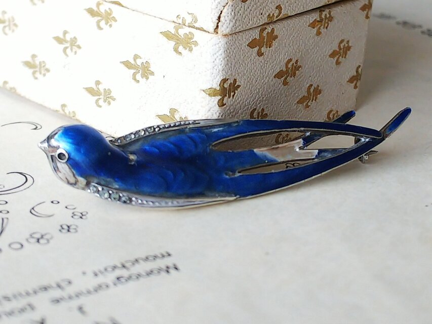 フランスアンティーク Blueエナメル／ペースト／ツバメのブローチ（65
