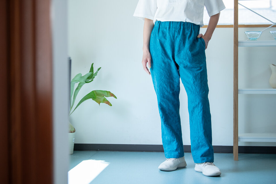 ジャガード織り　両サイドポケット付きギャザーパンツ【Organic Cotton／クチナシ染め】