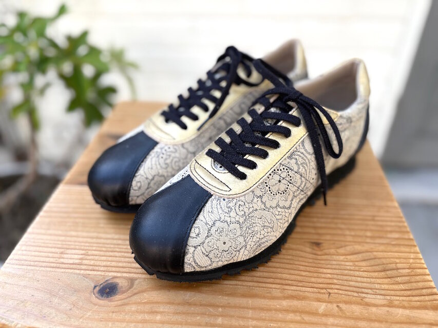 【限定2足】花柄ペイズリー × レザースニーカー 　大人カジュアル　軽量