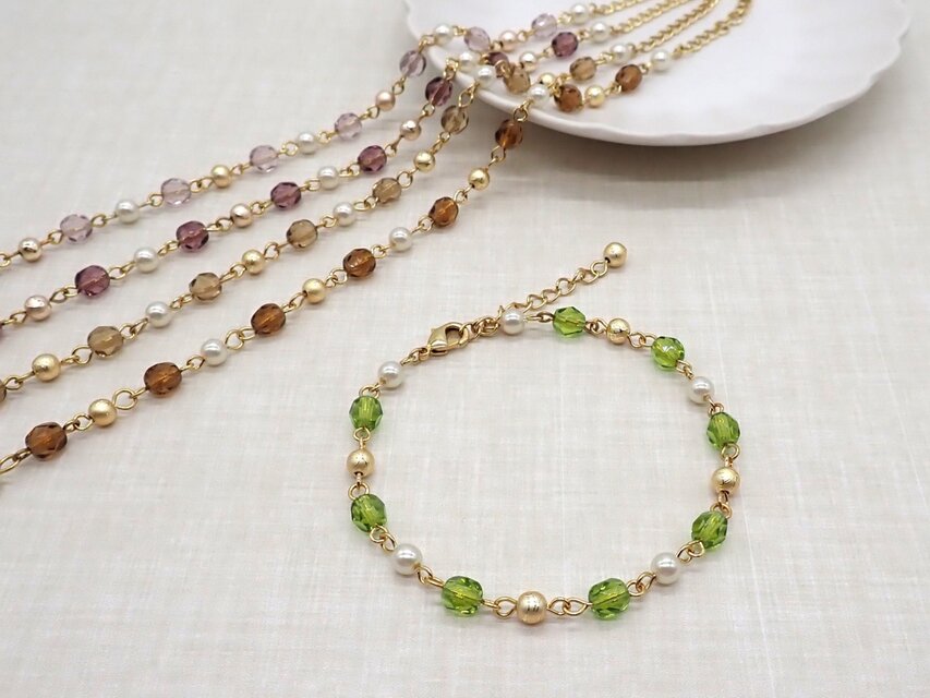 《５色から選べる》小粒チェコビーズとパールのブレスレット