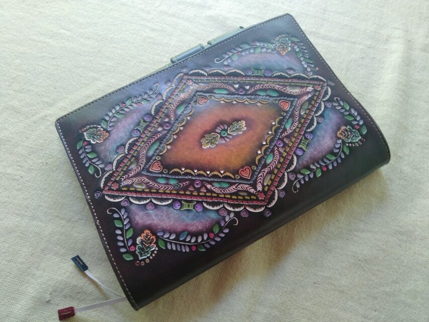 ほぼ日手帳カズン対応　レザー手帳カバーA5サイズ　拭き染め＆刻印 ほぼ日手帳カズン対応 A5サイズ手帳カバー レザー 刻印＆拭き染め