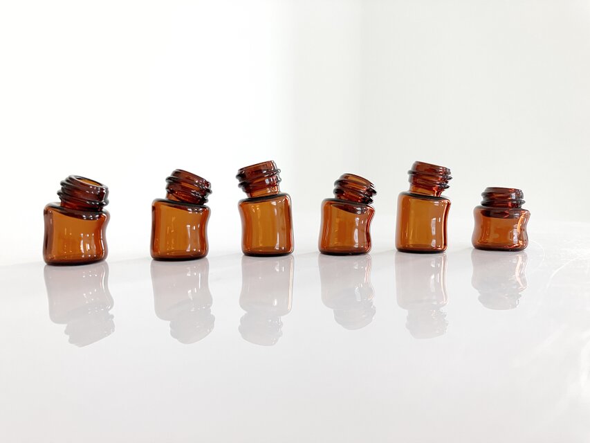 ぺちゃんこ精油瓶 Towers