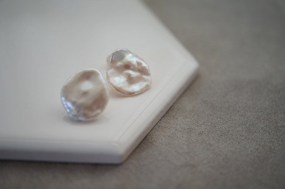 【drop】１０KYG 花びらケシピアス