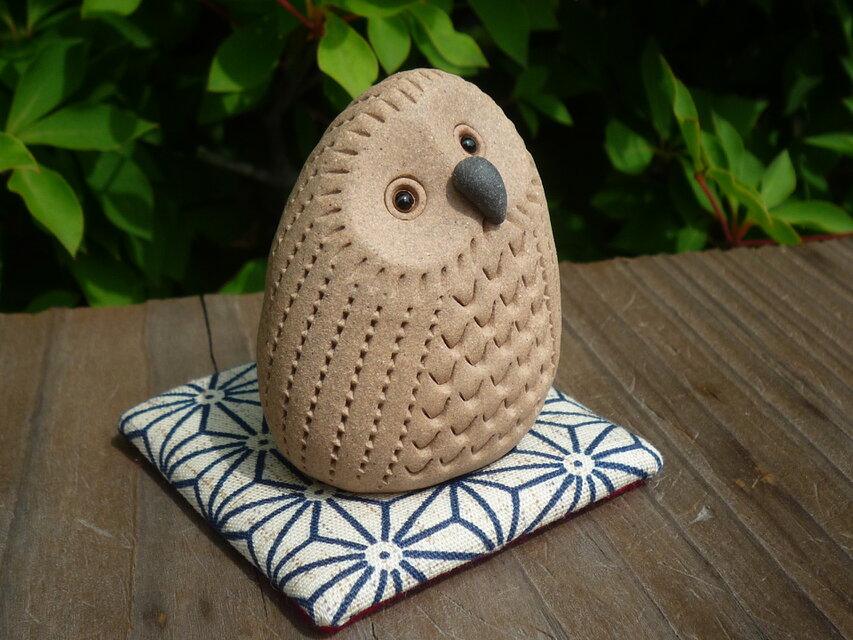 ふくろう（茶） | iichi 日々の暮らしを心地よくするハンドメイドや