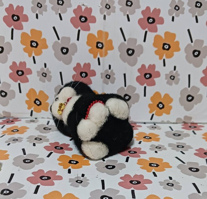 羊毛フェルト 丸顔ヒョウ柄の猫ちゃん 丸顔ヒョウ柄の猫ちゃん 羊毛フェルト