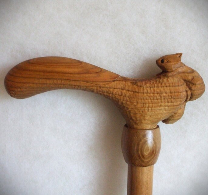 ♪グリップにシマリスが乗ったハンドメイドウッドステッキ♪☆送料無料☆