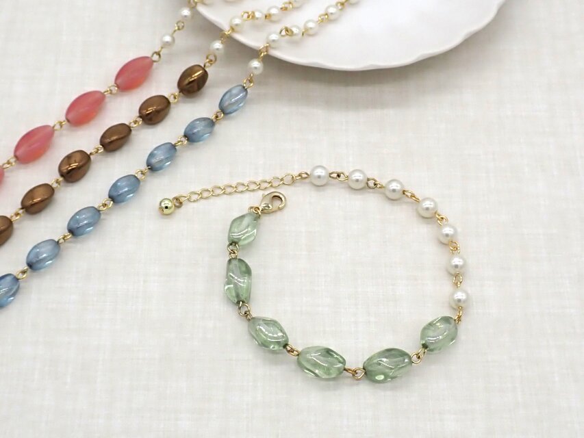 《４色から選べる》ツイストビーズとパールのバイカラーブレスレット