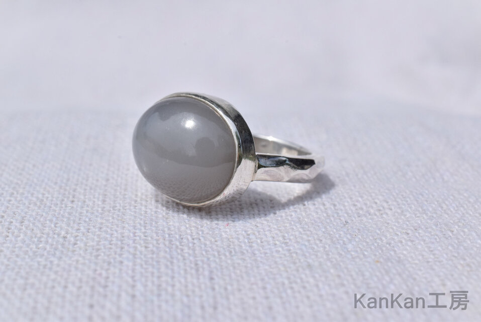 グレームーンストーンのリング