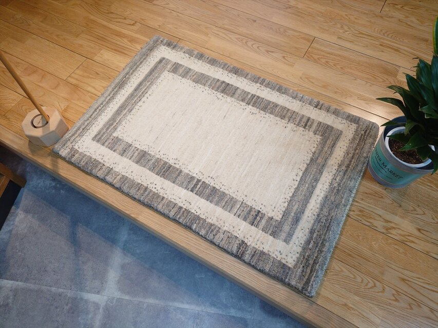 夏は涼しく冬は暖かい　オールシーズン天然無染ラグ　ガゼニラハット　マット　92x62cm　P1