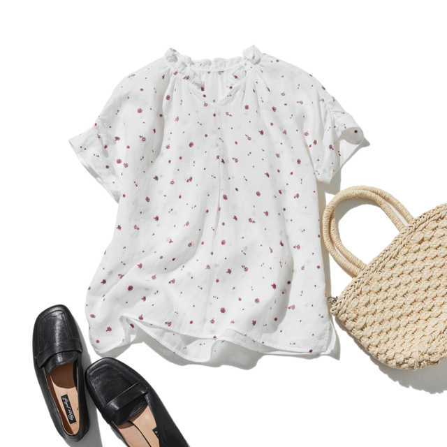 真夏にも涼しく着れる麻のブラウス　プリントブラウス　ホワイト　250606-1