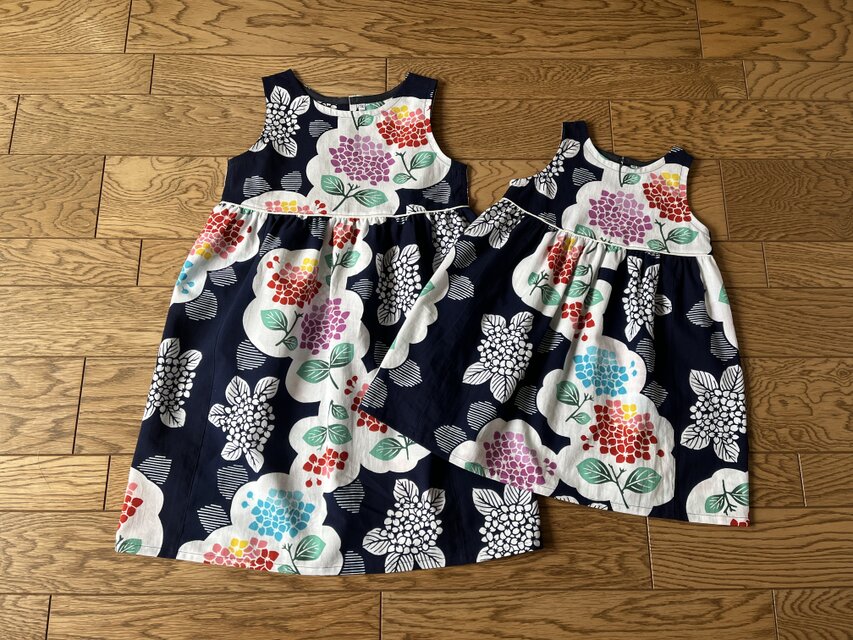 子供 浴衣地ひかえめフレアーワンピース 注染紫陽花（水色地） 80-130