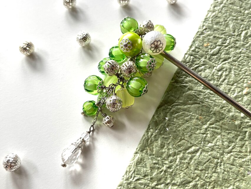 かんざし　メロンソーダの様な泡玉ビーズ　緑　一本挿し　一本簪　涼しげ　夏　和風　シルバー　グリーン　洋風