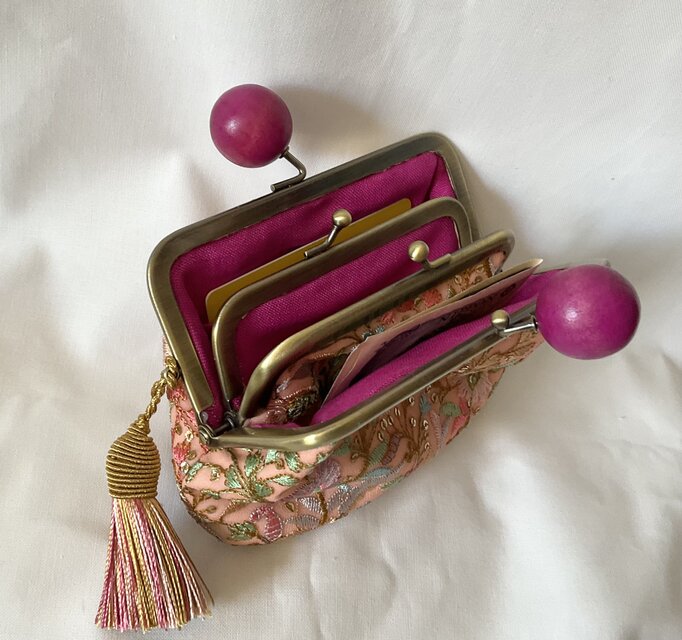 インド刺繍 木玉親子がま口ミニ財布 カラフル | iichi 日々の暮らしを