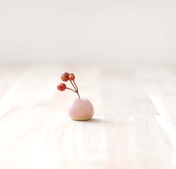 陶土の小さな花立て 桜花釉 ＊ ドライフラワー付き