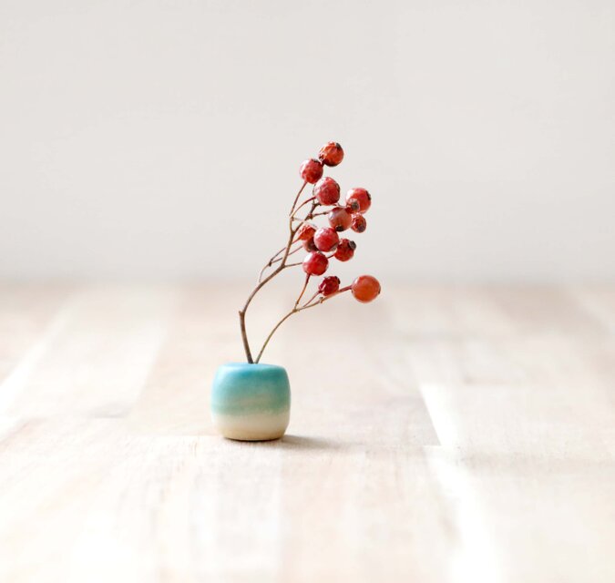 陶土の小さなかけ分け花立て トルコ青マット ＊ ドライフラワー付き