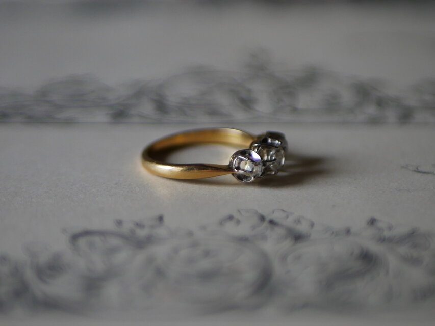 FR-59】 トリロジー 天然ダイアモンド K18 アンティークリング