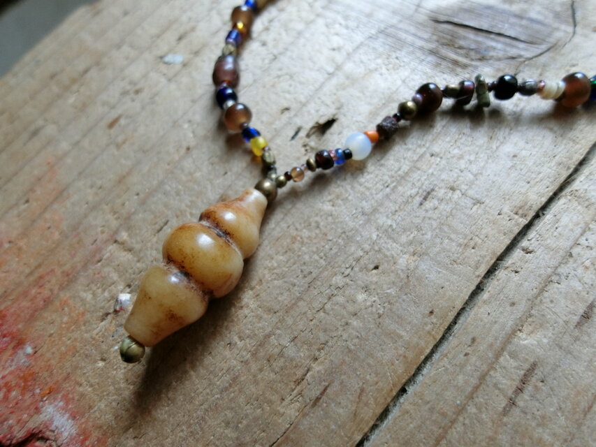 ＊古のネックレス。＠正体不明のチョロギ＋いろいろビーズで